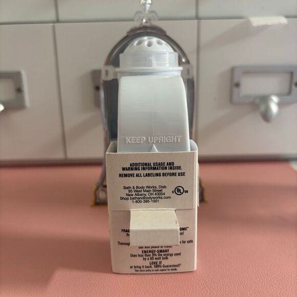 Bath & Body Works Disney Princess Wallflower Plug In Belle Rose nightlight NEW - Picture 7 of 9